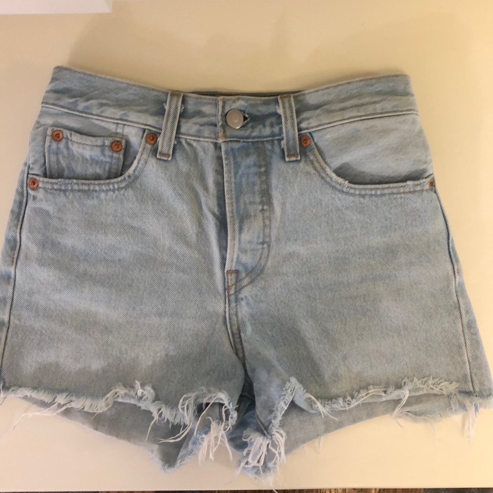 Levi’s premium Wedgie short 24